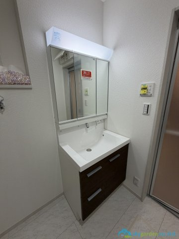 平塚市平塚３丁目　築後未入居戸建　全15邸14号棟の独立洗面台