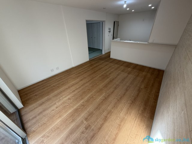 平塚市平塚３丁目　築後未入居戸建　全15邸14号棟の居間・リビング