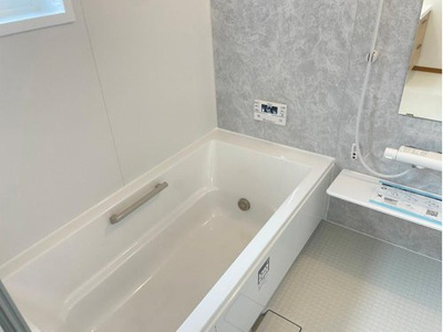 【浴室】 | 山形市長苗代新築建売【Ｚ空調】 | 広々浴室は、ゆったりとくつろいで疲れを癒す空間です。