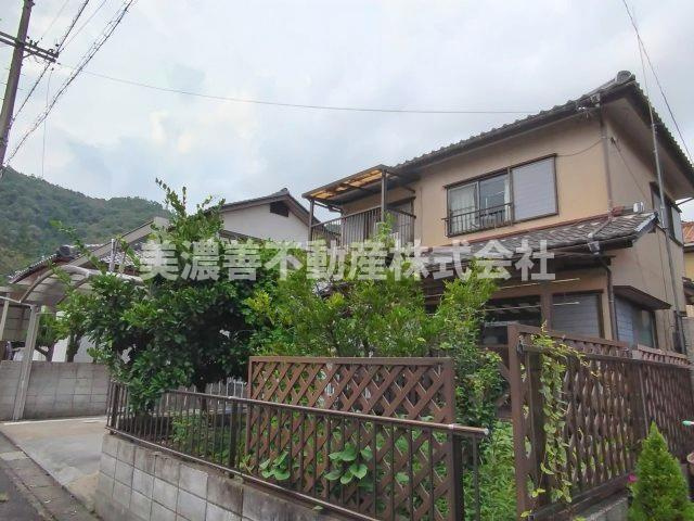 ６５９３１　本巣市文殊中古戸建ての外観