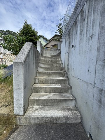 ウグイスコートの外観