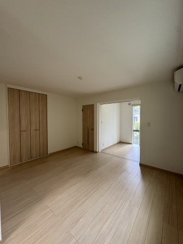 ウグイスコートの居間・リビング