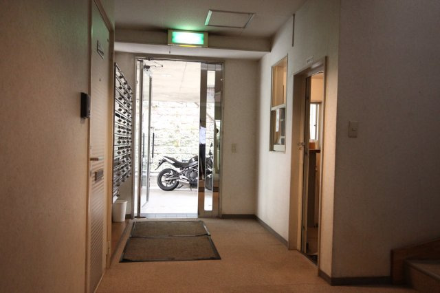 【エントランス】