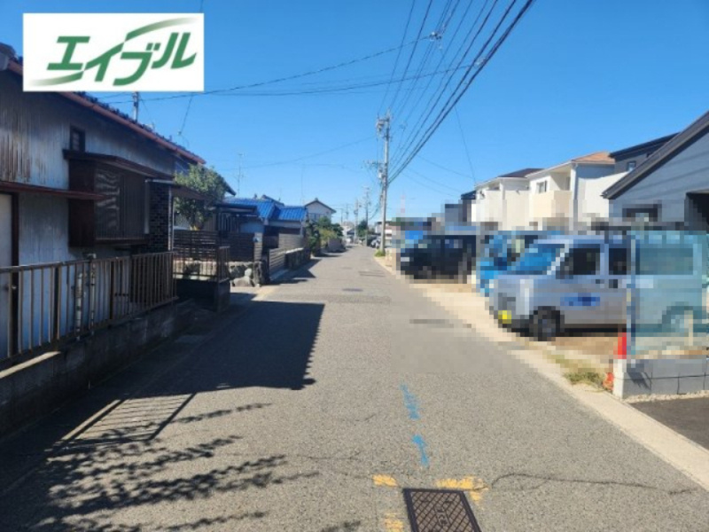 小牧市小木３丁目　新築戸建　６号棟の前面道路含む現地写真