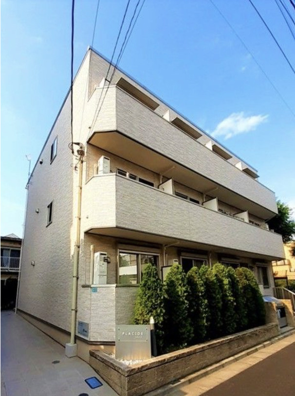 プラシードの外観