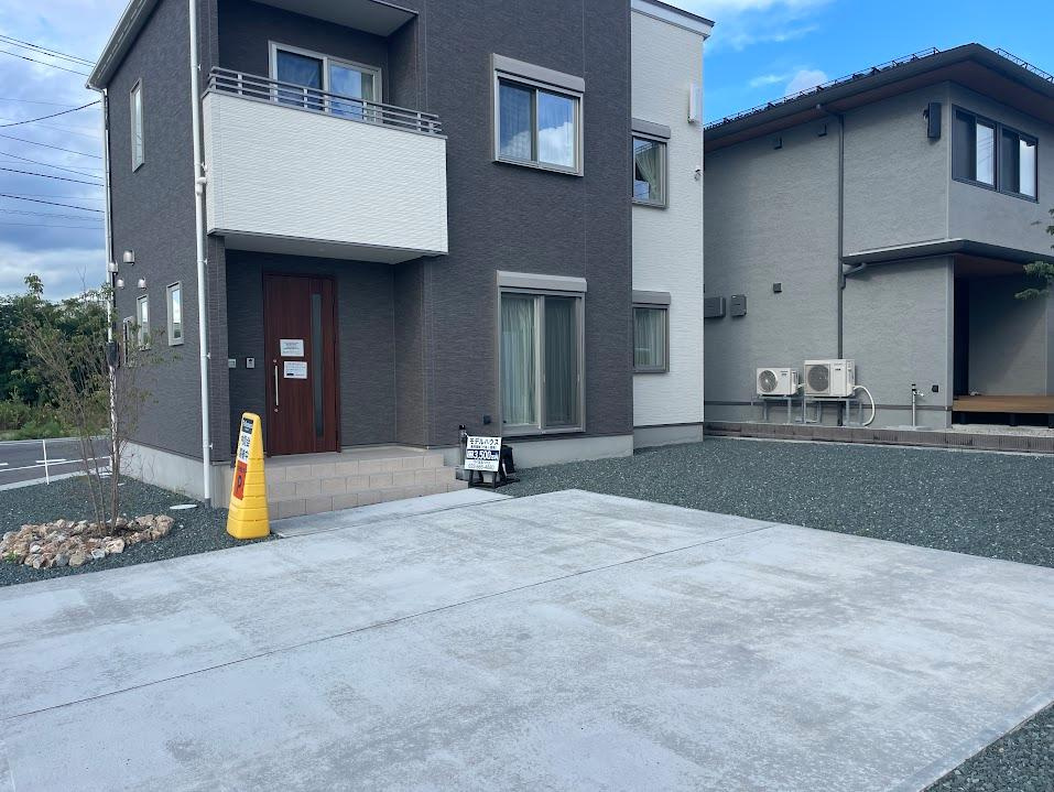 山形市浜崎【新築建売】1号棟　の駐車場|現地外観写真。内覧予約受付中！