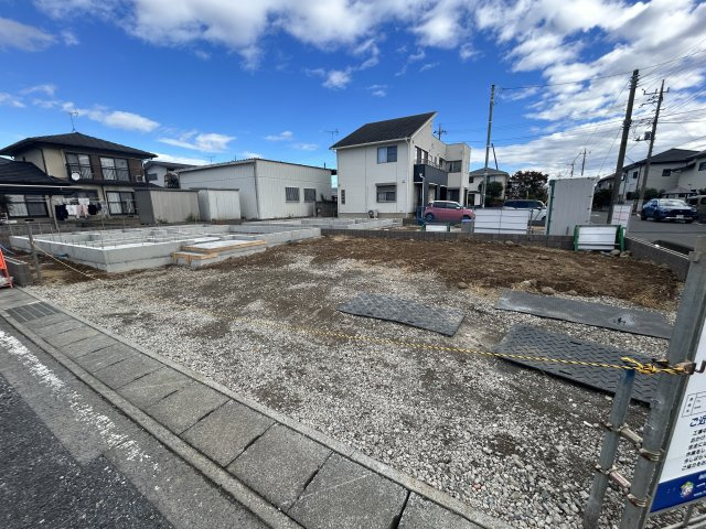 新築　伊勢崎市富塚町第5　Livele Garden.S　1号棟の駐車場|現地写真　駐車スペースは並列2台分可能です！
