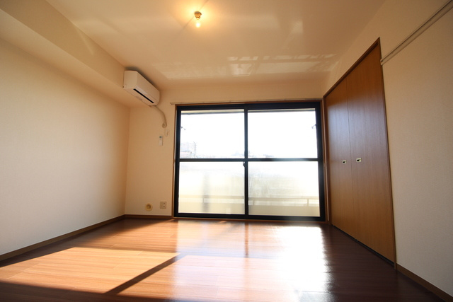 ルミエールFの居間・リビング