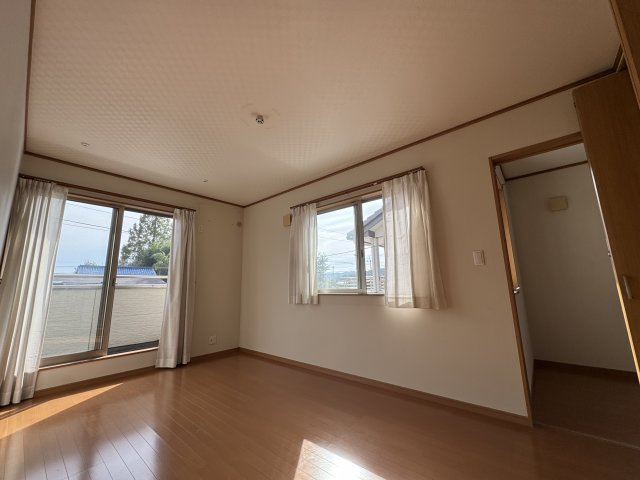 -三丁目不動産-　寄居町富田　注文住宅　駐車4台　カーポートの洋室