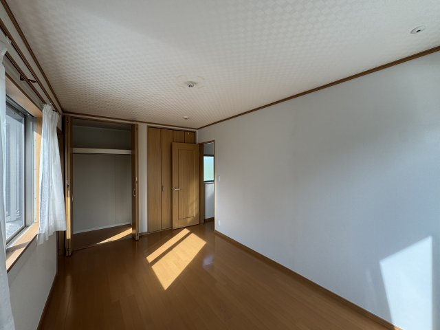 -三丁目不動産-　寄居町富田　注文住宅　駐車4台　カーポートの洋室