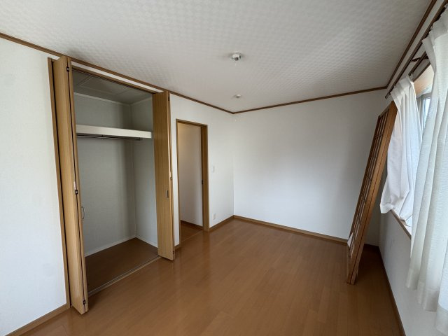 -三丁目不動産-　寄居町富田　注文住宅　駐車4台　カーポートの洋室