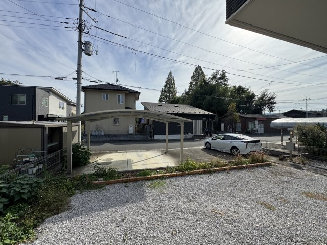 -三丁目不動産-　寄居町富田　注文住宅　駐車4台　カーポートの庭