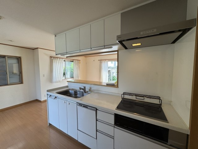 -三丁目不動産-　寄居町富田　注文住宅　駐車4台　カーポートのキッチン