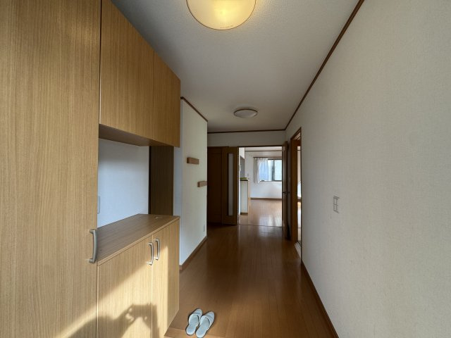 -三丁目不動産-　寄居町富田　注文住宅　駐車4台　カーポートの玄関