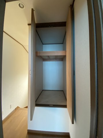 井上貸家の収納