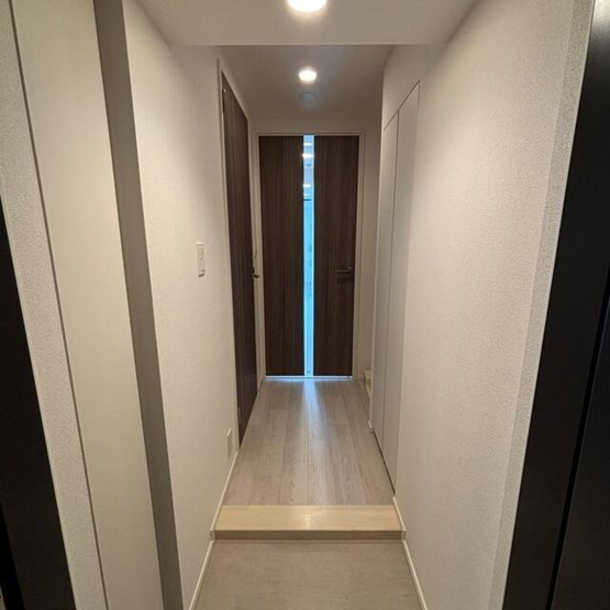 【玄関】 | ※写真は同タイプ住戸です。 