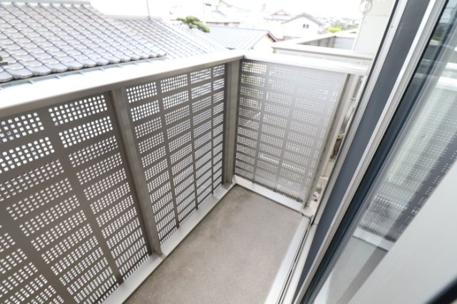熊本市南区御幸笛田３丁目のアパートのバルコニー