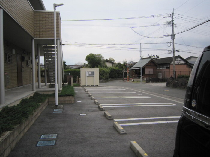 熊本市南区御幸笛田３丁目のアパートの駐車場