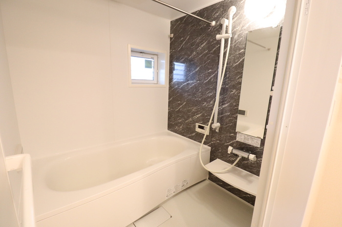 熊本市南区御幸笛田３丁目のアパートの浴室