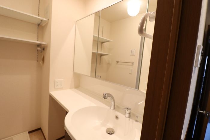 熊本市南区御幸笛田３丁目のアパートの独立洗面台