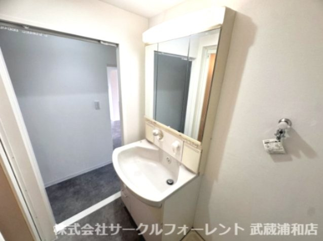 浦和白幡東中層住宅の独立洗面台|独立洗面台です