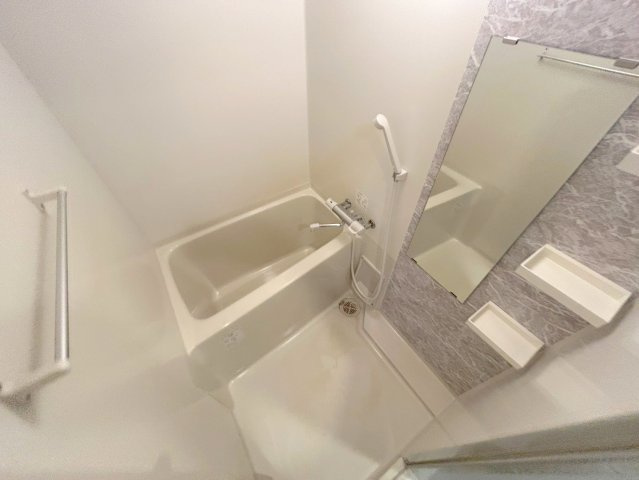 S-RESIDENCE新大阪駅前の浴室