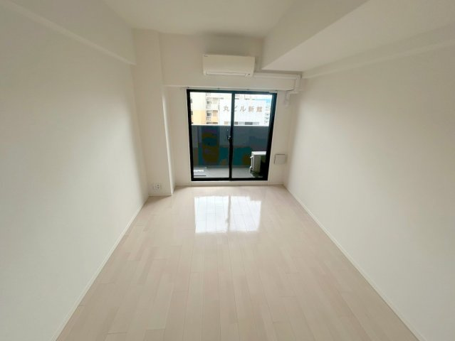 S-RESIDENCE新大阪駅前の居間・リビング