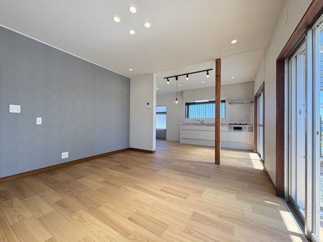 藤枝市　稲川　中古住宅　３LDKの居間・リビング