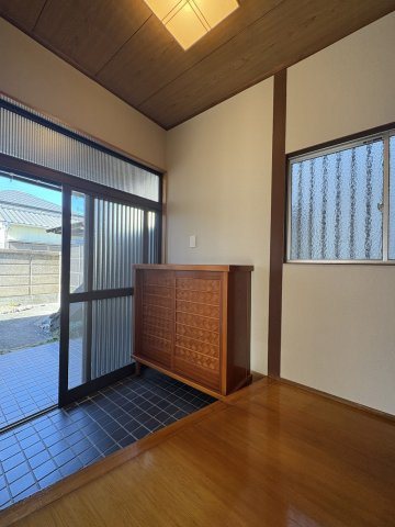 藤枝市　稲川　中古住宅　３LDKの玄関