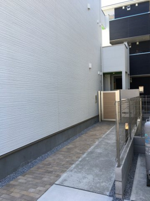 【エントランス】 | Crecia 岩槻 B棟