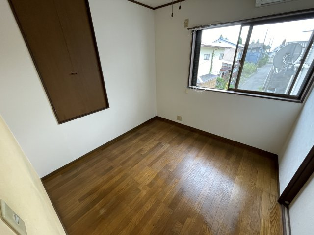 上谷新田貸家の居間・リビング