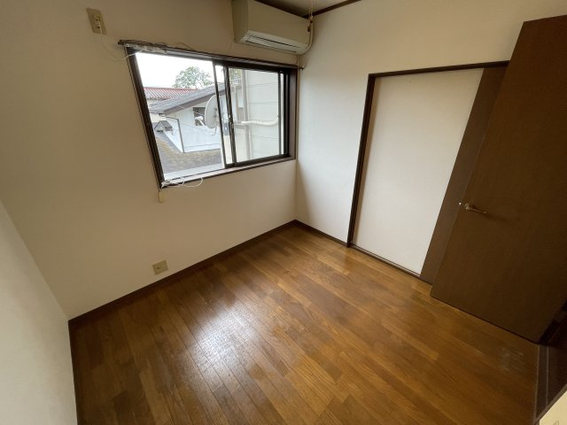 上谷新田貸家の居間・リビング