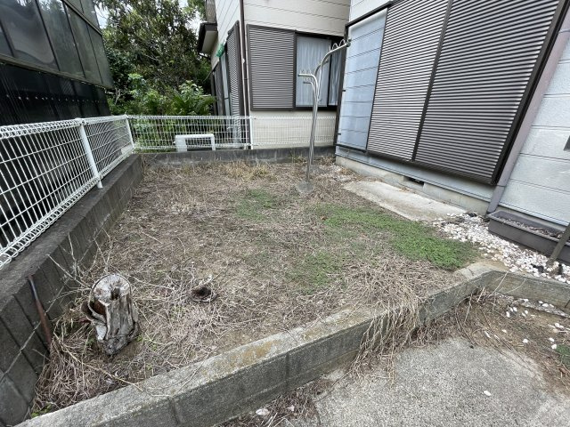 上谷新田貸家の庭