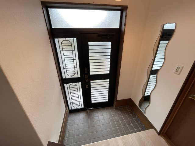 上谷新田貸家の玄関