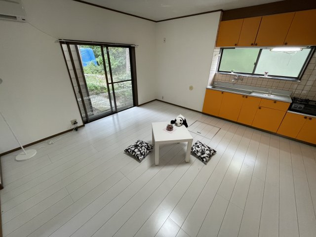 上谷新田貸家の居間・リビング