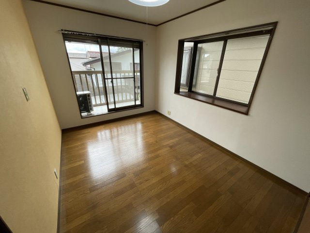 上谷新田貸家の居間・リビング