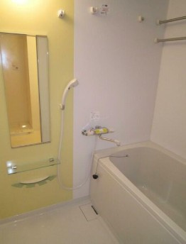 【浴室】 | グリーニエ西新宿 | 浴室乾燥機付きバス。