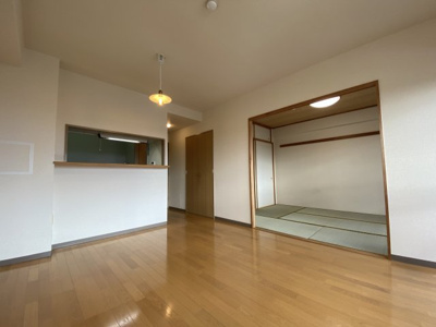 【居間・リビング】 | マーレ羽衣 | 別部屋写真参考