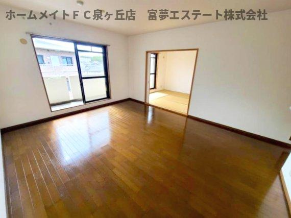 レジデンス赤阪の居間・リビング