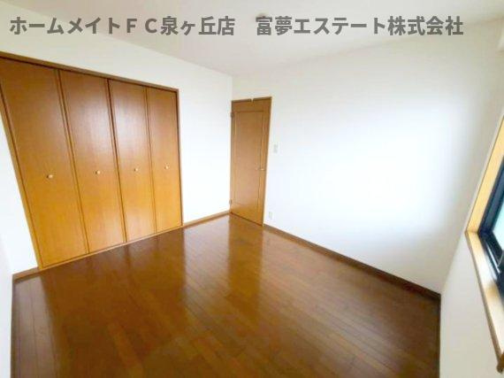 レジデンス赤阪の洋室