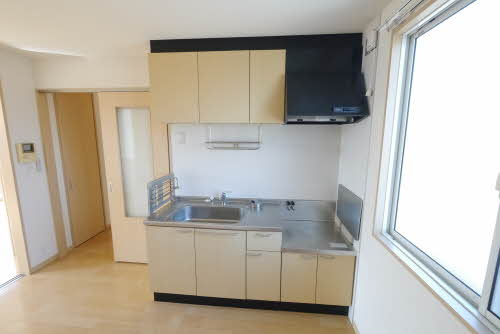 熊本市中央区出水７丁目のアパートのキッチン