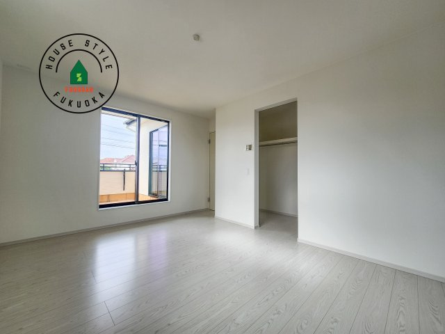 福岡市東区雁の巣1丁目第3-1棟(１号棟)の内観：施工例|主寝室には収納力に優れたクローゼットがありますので、お部屋もすっきり片付きます。