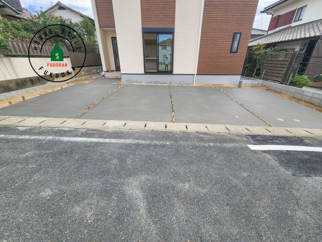 福岡市東区雁の巣1丁目第3-1棟(１号棟)の駐車場|広々した駐車場になります。3台並列駐車となります。