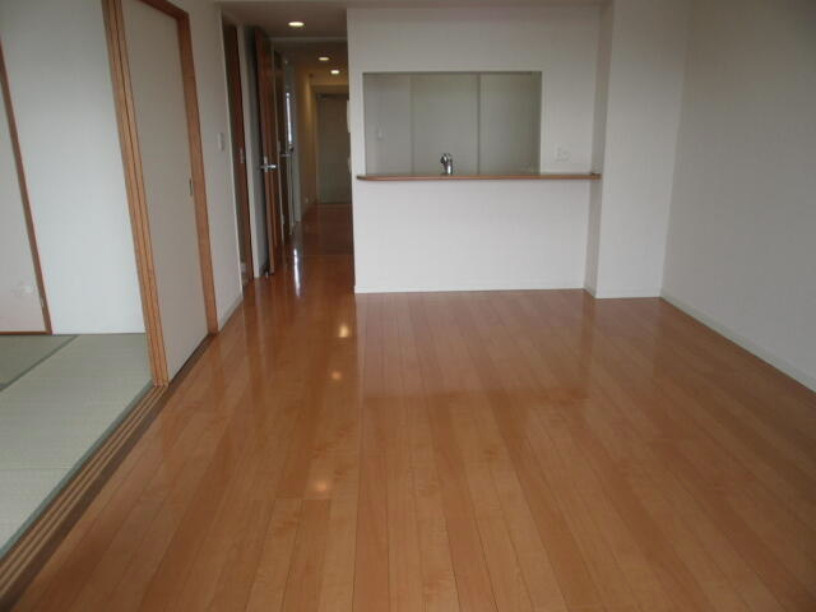 ミレニオ土浦レイクサイドアベニューの居間・リビング|約１５帖のＬＤＫ