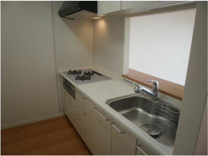 ミレニオ土浦レイクサイドアベニューのキッチン|対面式のキッチンは、リビング・ダイニングを見ながら家事ができて、小さいお子さんがいる方も安心です。