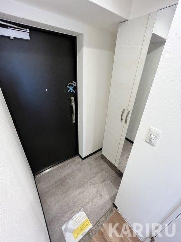 ウインズコート城北パークの玄関|収納もある玄関です