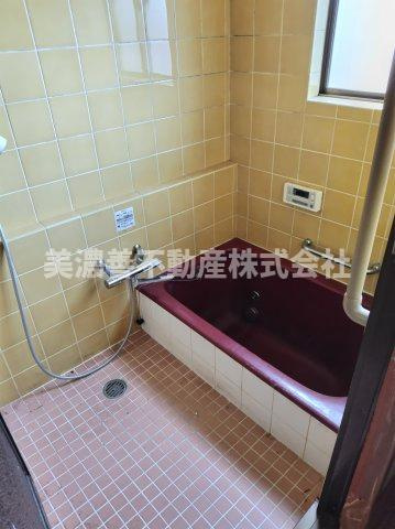 ６５８６２　岐阜市大福町中古戸建ての浴室