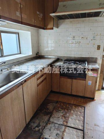 ６５８６２　岐阜市大福町中古戸建てのキッチン