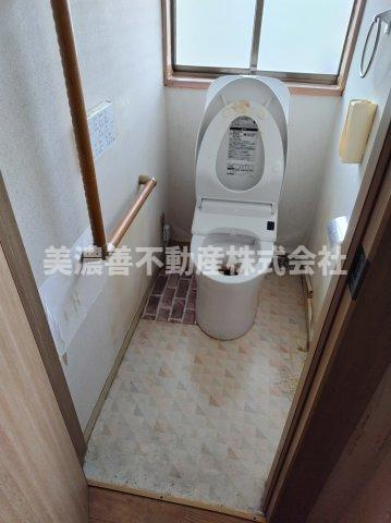 ６５８６２　岐阜市大福町中古戸建てのトイレ
