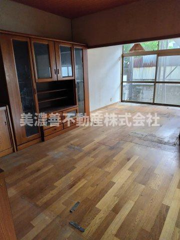 ６５８６２　岐阜市大福町中古戸建ての内装